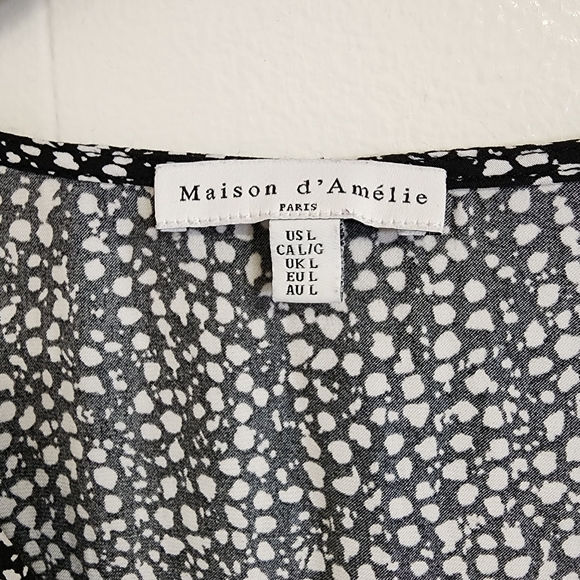 Maison d'Amelie Paris, Large, Black & White, V neck, Short Sleeved. - Picture 7 of 8